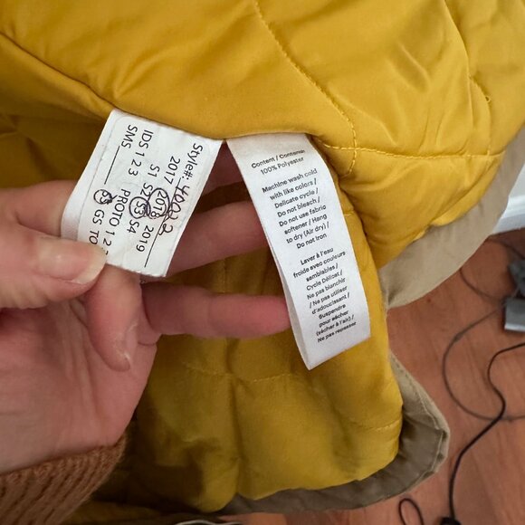 Herschel Supply Co. Boarder Jacket Tan with Yellow Quilted Interior 40/60 - Picture 6 of 6